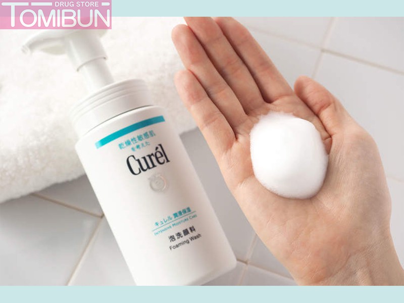 SỮA RỬA MẶT DẠNG BỌT CẤP ẨM CHUYÊN SÂU CURÉL INTENSIVE MOISTURE CARE FOAMING FACIAL WASH